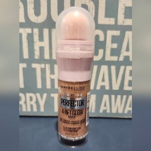 Maybelline Instant Age Rewind Perfector 4-in-1 Glow Makeup - Fair/Light/Cool